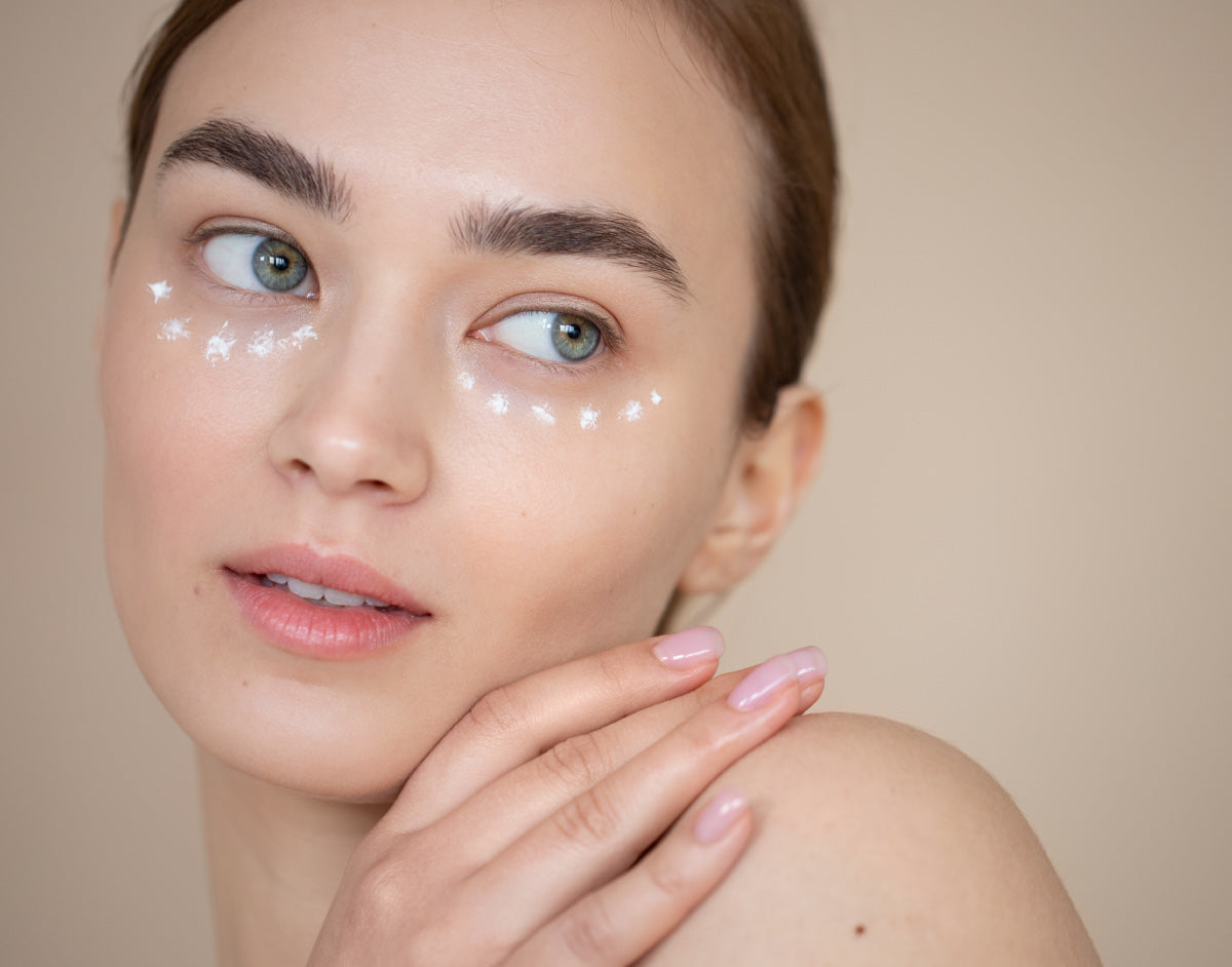 ¿Cómo disminuir las bolsas de los ojos?